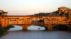 One Step Closer, Florence in Florence, Italy - Tour Package Deals