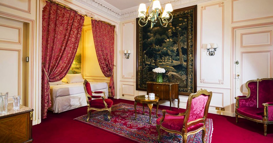 Hotel Regina Louvre in Paris, France