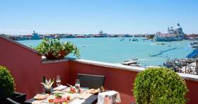 Hotel Londra Palace in Venice, Italy