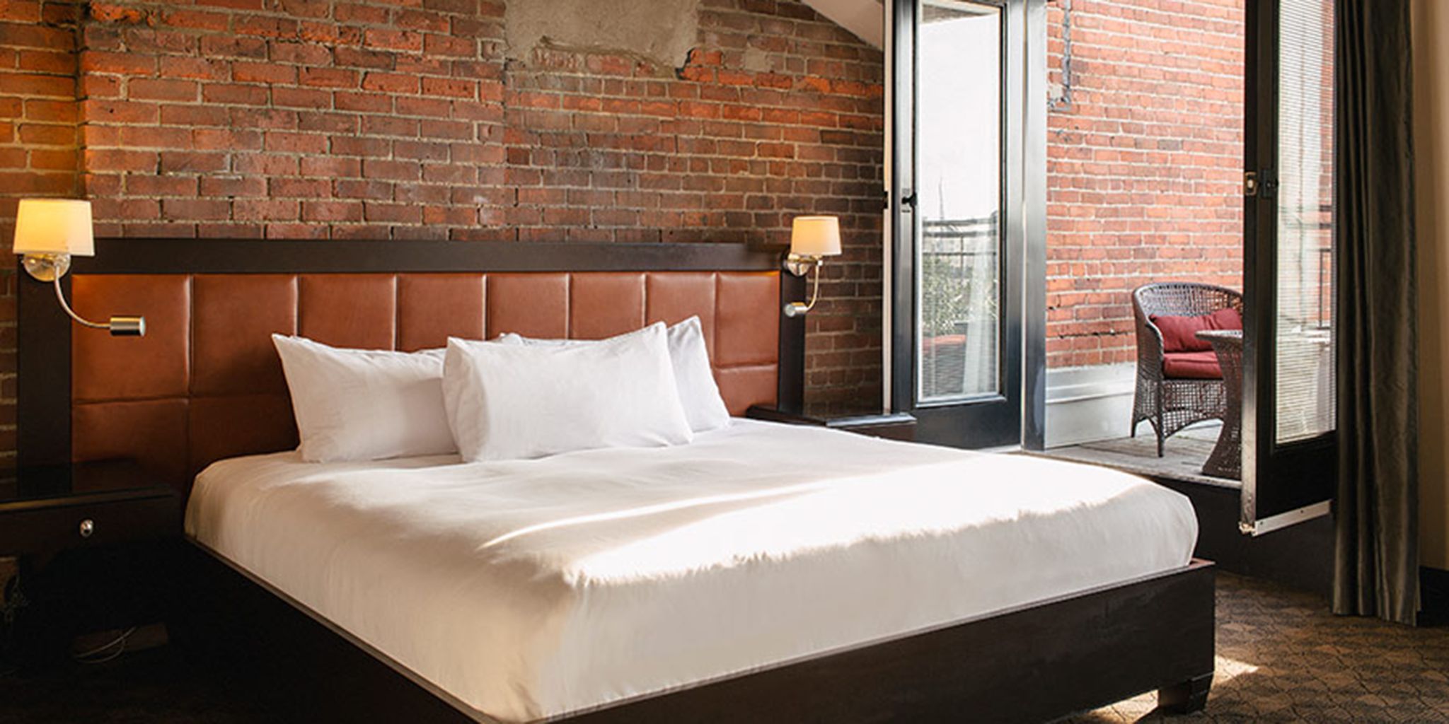 Le Place D'Armes Hotel & Suites in Montreal, Canada