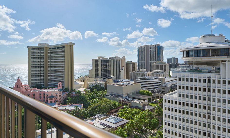 Waikiki Beachcomber By Outrigger In Honolulu, Hawaii